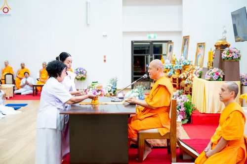 ภาพ No.242868:วันที่ 29-31 สิงหาคม พ.ศ. 2568 องค์กรภาคีเครือข่าย “บวร” (บ้าน-วัด-โรงเรียน-ราชการ) อ.คลองหลวง จัดบวชอุบาสิกาแก้ว ถวายพระราชกุศลแด่สมเด็จพระพันปีหลวง - กตัญญูบูชาแด่ผู้มีพระคุณ