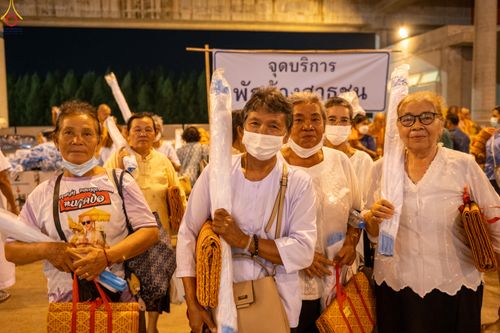 ภาพ No.323890:วันที่ 22 เมษายน พ.ศ.2569 (วันคุ้มครองโลก) งานถวายมหาสังฆทาน 40,000 กว่าวัดทั่วประเทศ บรรยากาศพระสังฆาธิการและสาธุชน  เดินทางเข้าวัดพระธรรมกาย และพักค้าง ตั้งแต่ ตอนเย็นวันที่ 21  ถึงเช้าวันที่ 22