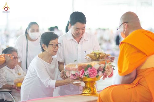 ภาพ No.91176:พิธีร่วมบุญกฐินสัมฤทธิ์ปีที่ 16 และกฐินสมทบวัดกัลยาณมิตรทั้งภายใน และต่างประเทศปีที่ 6 ณ บ้านแก้วเรือนทองคุณยายฯ วัดพระธรรมกาย วันเสาร์ที่ 21 ตุลาคม พ.ศ. 2566