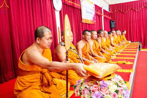 ภาพ No.192296:พิธีทอดผ้าป่าทำนุบำรุงศาสนสถาน ณ วัดเทพพล แขวงบางพรม เขตตลิ่งชัน กรุงเทพมหานคร ในโครงการธรรมยาตรา กตัญญูบูชา มหาปูชนียาจารย์ พระมงคลเทพมุนี(สด จนฺทสโร) พระผู้ปราบมาร อนุสรณ์สถาน 7 แห่ง ปีที่ 13 วันที่ 9 มกราคม พ.ศ. 2568