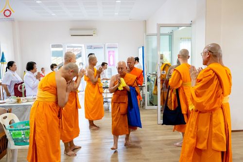 ภาพ No.87118:พิธีทักษิณานุปทานแด่บรรพชนตระกูลผ่องสวัสดิ์ และหมู่ญาติที่ล่วงลับไปแล้ว ณ มหาเจดีย์ทัตตชีโว ศูนย์อบรมเยาวชนกาญจนบุรี วันที่ 31 สิงหาคม พ.ศ. 2566