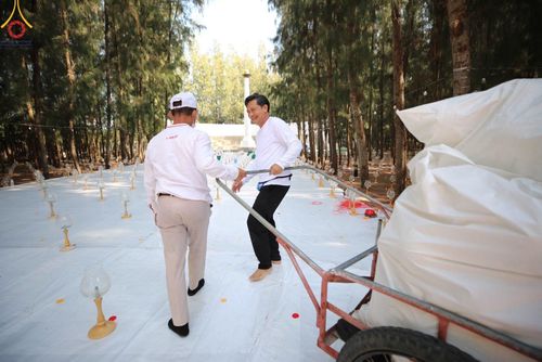 ภาพ No.106981:V.3 ตั้งใจ การเตรียมงาน เก็บงาน การรับบุญของเจ้าหน้าที่หน่วยงานต่างๆ เพื่อโครงการธรรมยาตรา กตัญญูบูชามหาปูชนียาจารย์ พระมงคลเทพมุนี (สด จนฺทสโร) พระผู้ปราบมาร อนุสรณ์สถาน 7 แห่ง ปีที่ 12 ระหว่างวันที่ 2 - 31 มกราคม พ.ศ. 2567