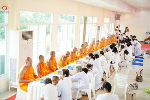 ภาพ No.149603:พิธีทอดผ้าป่ามหามงคล เพื่องานพระพุทธศาสนา , พิธีเจริญพระพุทธมนต์ และพิธีถวายสังฆทานแด่คณะสงฆ์ เนื่องในวันธรรมชัย 56 พรรษา น้อมบูชาธรรมหลวงพ่อธัมมชโย ณ ธรรมอุทยานบ้านแป้ง จ.สิงห์บุรี วันเสาร์ที่ 24 สิงหาคม พ.ศ. 2567