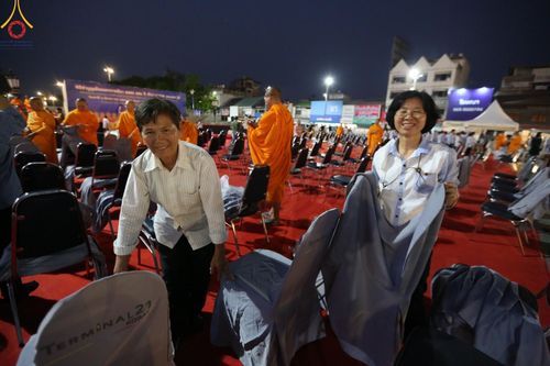 ภาพ No.126792:V.30 เต็มที่ เพื่อโคราช การเตรียมงาน ปฏิบัติงาน และเก็บงาน ของเจ้าหน้าที่หน่วยงานต่างๆ ทุกภาคส่วน เพื่อพิธีทำบุญเมืองนครราชสีมา ฉลอง 556 ปี ตักบาตรพระ 10,000 รูป ในวันเสาร์ที่ 2 มีนาคม พ.ศ.2567 ณ อนุสาวรีย์ท้าวสุรนารี จ.นครราชสีมา จัดโดย คณะสงฆ์จังหวัดนค