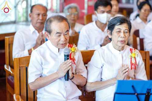 ภาพ No.197376:พิธีเจริญพระพุทธมนต์ ปฏิบัติธรรม มอบทุนการศึกษา ถวายสังฆทาน 108 วัด เพื่อถวายเป็นพุทธบูชา และขับเคลื่อนโครงการหมู่บ้านรักษาศีล 5 โดยคณะสงฆ์จังหวัดนนทบุรี คณะศิษยานุศิษย์วัดพระธรรมกาย โครงการธรรมยาตรา ปีที่ 13 ณ วัดตะเคียน อ.บางกรวย จ.นนทบุรี