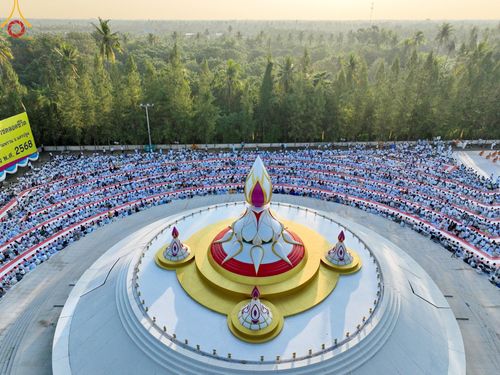 ภาพ No.192978:พิธีตักบาตรพระธรรมยาตรา ณ อนุสรณ์สถานคลองบางนางแท่น อ.สามพราน จ.นครปฐม ในโครงการธรรมยาตรา กตัญญูบูชา มหาปูชนียาจารย์ พระมงคลเทพมุนี(สด จนฺทสโร) พระผู้ปราบมาร อนุสรณ์สถาน 7 แห่ง ปีที่ 13 วันที่ 11 มกราคม พ.ศ.2568