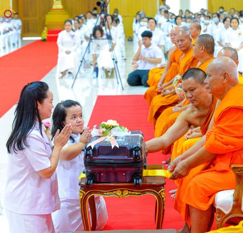 ภาพ No.89778:พิธีวางแผ่นจารึกชื่อ เพื่อนำไปประดิษฐานไว้ในฐานองค์พระประธาน เนื่องในโอกาสครบรอบ 10 ปี ศูนย์ปฏิบัติธรรมนครราชสีมา วันอาทิตย์ที่ 24 กันยายน พ.ศ. 2566