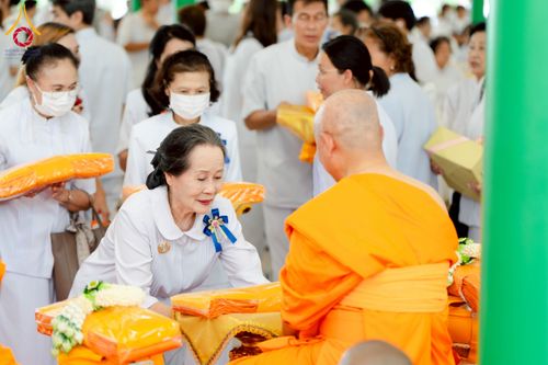 ภาพ No.223761:วันอาทิตย์ที่ 11 พฤษภาคม พ.ศ. 2568 พิธีอุปสมบทสามเณรเปรียญธรรมอุปสมบทอุทิศชีวิต 9 รูป อุบาสก 1 ท่าน ณ อุโบสถพระไตรปิฏกวัดพระธรรมกาย