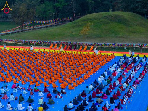 ภาพ No.132365:พิธีจุดโคมประทีปถวายเป็นพุทธบูชา ในโครงการบรรพชา 1,250 รูป ณ แดนประสูติ สวนลุมพินี ประเทศเนปาล วันที่ 17 มีนาคม พ.ศ. 2567