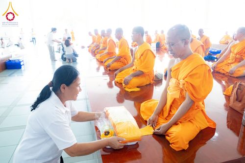 ภาพ No.226549:วันที่ 26 พฤษภาคม พ.ศ. 2568 พิธีบุพเปตพลี ครั้งที่ 164 ร่วมอุทิศบุญแด่หมู่ญาติที่ล่วงลับไปแล้ว และสืบทอดอายุพระพุทธศาสนา ณ หอฉันคุณยายอาจารย์ฯ วัดพระธรรมกาย