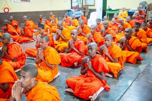 ภาพ No.225598:วันที่ 1 พฤษภาคม พ.ศ. 2568 พิธีเปิดโครงการ สยาม-ลังกา ธรรมยาตรา ฉลองเทศกาลวิสาขบูชาแห่งชาติ ศรีลังกา  และ บูชาธรรม 81 ปี หลวงพ่อธัมมชโย