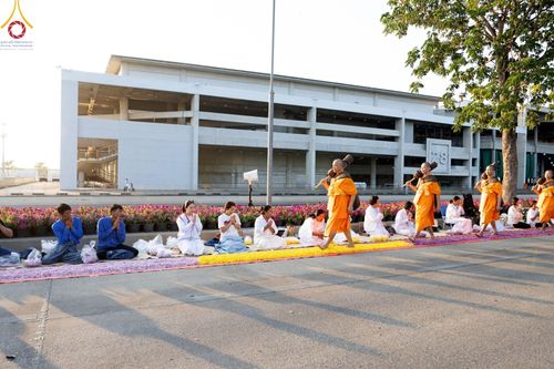 ภาพ No.188444:พิธีต้อนรับพระธรรมยาตรา ในโครงการธรรมยาตรา กตัญญูบูชา มหาปูชนียาจารย์ พระมงคลเทพมุนี(สด จนฺทสโร) พระผู้ปราบมาร อนุสรณ์สถาน 7 แห่ง ปีที่ 13 วันที่ 2 มกราคม พ.ศ. 2568 ณ วัดพระธรรมกาย จ.ปทุมธานี