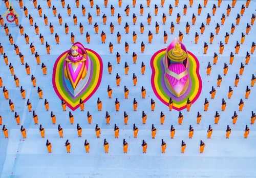 ภาพ No.191708:พระธรรมยาตราปฏิบัติธรรม และถ่ายภาพหมู่ประวัติศาสตร์ ณ อนุสรณ์สถานคลองบางนางแท่น อ.สามพราน จ.นครปฐม ในโครงการธรรมยาตรา กตัญญูบูชา มหาปูชนียาจารย์ พระมงคลเทพมุนี(สด จนฺทสโร) พระผู้ปราบมาร อนุสรณ์สถาน 7 แห่ง ปีที่ 13 วันที่ 8 มกราคม พ.ศ. 2568