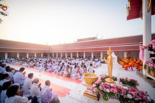 ภาพ No.112722:พิธีตักบาตรพระธรรมยาตราฯ ณ วัดสองพี่น้อง จ.สุพรรณบุรี วันที่ 15 มกราคม พ.ศ. 2567