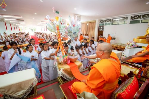 ภาพ No.260309:วันที่ 18 ตุลาคม พ.ศ. 2568 พิธีทอดกฐินสามัคคีทั่วไทย 30,000 วัด โดยคณะศิษยานุศิษย์ บูชาธรรม 81 ปี หลวงพ่อธัมมชโย ณ วัดกิ่วลม ต.บ่อหลวง อ.ฮอด จ.เชียงใหม่