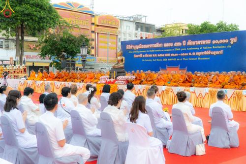 ภาพ No.126064:พิธีทำบุญเมืองนครราชสีมา ฉลอง 556 ปี ตักบาตรพระ 10,000 รูป ในวันเสาร์ที่ 2 มีนาคม พ.ศ.2567 ณ อนุสาวรีย์ท้าวสุรนารี จ.นครราชสีมา จัดโดย คณะสงฆ์จังหวัดนครราชสีมา ร่วมกับสำนักงานจังหวัดนครราชสีมา