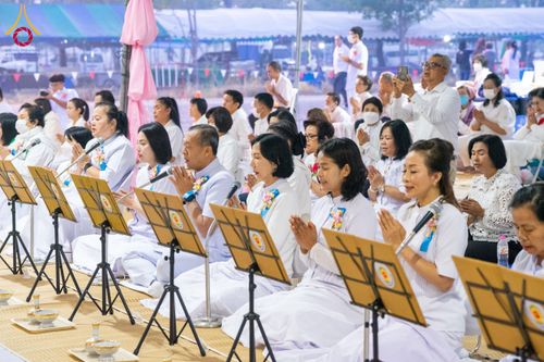 ภาพ No.200221:พิธีถวายภัตตาหารเป็นสังฆทาน แด่พระธรรมยาตรา ณ อนุสรณ์สถานบางปลา วัดบางปลา อำเภอบางเลน จังหวัดนครปฐม ในโครงการธรรมยาตรา กตัญญูบูชา มหาปูชนียาจารย์ พระมงคลเทพมุนี(สด จนฺทสโร) พระผู้ปราบมาร อนุสรณ์สถาน 7 แห่ง ปีที่ 13 วันที่ 23 มกราคม พ.ศ. 2568