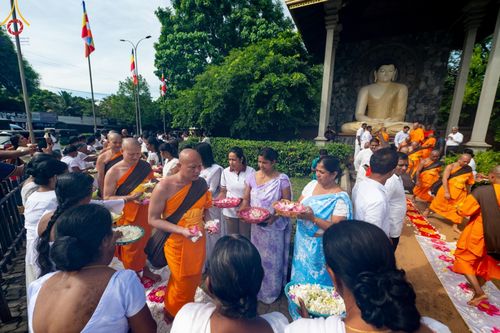 ภาพ No.139880:PhotoStory มหาศรัทธา ธรรมยาตราศรีลังกา EP.2 พิธีเปิดโครงการสยาม-ลังกา ธรรมยาตรา ฉลองเทศกาลวิสาขบูชาแห่งชาติ ศรีลังกา บูชาธรรม 80 ปีหลวงพ่อธัมมชโย เมื่อวันที่ 17 พฤษภาคม พ.ศ. 2567