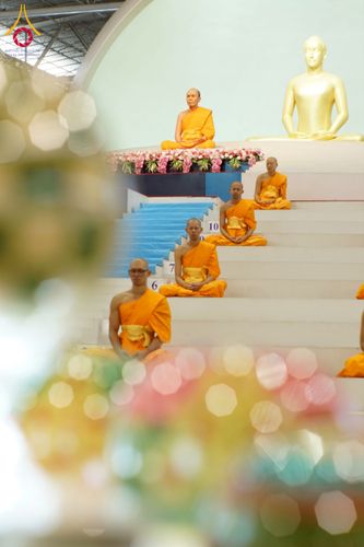 ภาพ No.258149:วันอาทิตย์ที่ 5 ตุลาคม พ.ศ. 2568 พิธีบูชาข้าวพระ ณ สภาธรรมกายสากล วัดพระธรรมกาย