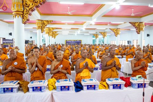 ภาพ No.131836:พิธีถวายสังฆทาน 323 วัด 4 จังหวัดชายแดนภาคใต้ ปีที่ 20 ครั้งที่ 167 และ พิธีมอบกองทุนหนุนแรงใจช่วยครูใต้ ปีที่ 17 ครั้งที่ 132 วันเสาร์ที่ 23 มีนาคม พ.ศ. 2567 ณ วัดมุจลินทวาปีวิหารพระอารามหลวง อ.หนองจิก จ.ปัตตานี
