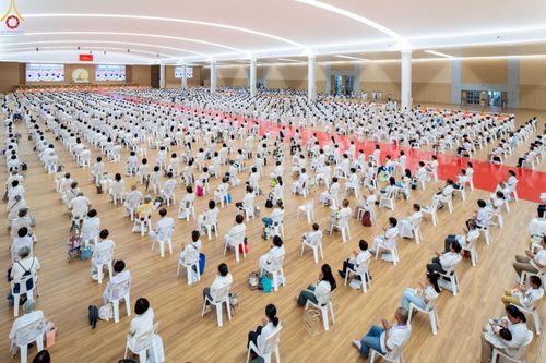 ภาพ No.225504:วันอาทิตย์ที่ 18 พฤษภาคม พ.ศ. 2568 พิธีร่วมบุญการศึกษา พระภิกษุ สามเณร ณ ห้องแก้วสารพัดนึก 2 วัดพระธรรมกาย