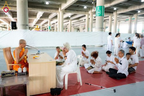 ภาพ No.145681:พิธีตักบาตรโครงการบรรพชาสามเณร โรงเรียนนานาชาติ รุ่นที่ 13 ณ มหารัตนวิหารคด 9 วัดพระธรรมกาย วันเสาร์ที่ 20 กรกฎาคม พ.ศ. 2567