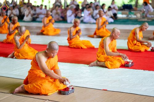ภาพ No.101358:พิธีบรรพชาธรรมทายาท ในโครงการอุปสมบทบูชาธรรม มหาปูชนียาจารย์ พ.ศ. 2566 ณ วัดท่าสุวรรณ จ.ราชบุรี วันที่ 6 ธันวาคม พ.ศ. 2566