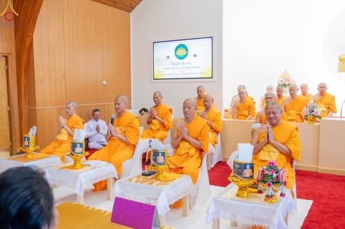 ภาพ No.91272:พิธีสมโภชพระประธาน "พระธรรมกาย" , พิธีเปิดไฟมงคลและเปิดไฟส่องสว่างรัศมีดวงธรรมพระประธาน "พระธรรมกาย" , พิธีทอดผ้าป่าภาคพื้น 19 วัดศูนย์สาขาภาคพื้นอเมริกา  และพิธีมุทิตาสักการะพระมหาเถระ พระเถระ ประจำปี 2566 วันอาทิตย์ที่ 15 ตุลาคม พ.ศ. 2566