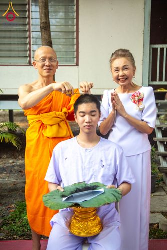 ภาพ No.135735:พิธีปลงผมธรรมทายาท โครงการบรรพชาและอุปสมบทหมู่ รุ่นบูชาธรรม 80 ปี หลวงพ่อธัมมชโย ณ หมู่บ้านบรรลุธรรม วัดพระธรรมกาย วันที่ 7 เมษายน พ.ศ. 2567