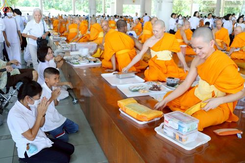 ภาพ No.237976:วันเสาร์ที่ 9 สิงหาคม พ.ศ. 2568 (วันพระ ขึ้น 15 ค่ำ เดือน 9) พิธีบุพเปตพลี ครั้งที่ 168 ร่วมอุทิศบุญแด่หมู่ญาติที่ล่วงลับไปแล้ว และสืบทอดอายุพระพุทธศาสนา ณ หอฉันคุณยายอาจารย์ฯ วัดพระธรรมกาย