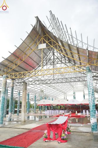 ภาพ No.158133:พิธีทอดผ้าป่า ติดตั้งแผ่นสิริฉะทะนะรัสมี(หลังคา) อาคาร 80 ปี หลวงพ่อธัมมชโย วันอาทิตย์ที่ 22 กันยายน พ.ศ. 2567 ณ ศูนย์ปฏิบัติธรรมวิหารแดง อ.วิหารแดง จ.สระบุรี