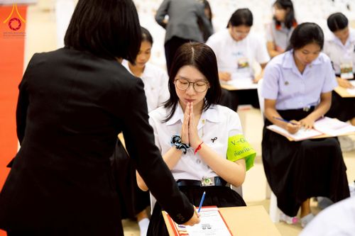 ภาพ No.273318:วันที่ 23 พฤศจิกายน พ.ศ. 2568 การสอบตอบปัญหาธรรมะ ทางก้าวหน้า "ระดับอุดมศึกษา" ณ ห้องแก้วสารพัดนึก 1 สภาธรรมกายสากล วัดพระธรรมกาย จ.ปทุมธานี