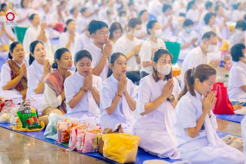 ภาพ No.223362:วันวิสาขบูชา วันอาทิตย์ที่ 11 พฤษภาคม พ.ศ. 2568 พิธีตักบาตร และปฎิบัติธรรม ณ สภาธรรมกายสากล วัดพระธรรมกาย