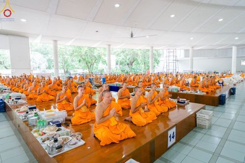 ภาพ No.152986:พิธีถวายภัตตาหารเมนูสวรรค์ ในพรรษาแห่งการเข้าถึงธรรม วันอังคารที่ 10 กันยายน พ.ศ. 2567 ครบรอบ 24 ปี วันละสังขาร คุณยายอาจารย์มหารัตนอุบาสิกาจันทร์ ขนนกยูง ณ หอฉันคุณยายอาจารย์ฯ วัดพระธรรมกาย