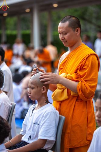ภาพ No.132921:พิธีตัดปอยผม โครงการหน่อแก้วเปรียญธรรม รุ่นที่ 12 ณ ค่ายจองแชมป์ หมู่กฏิสามเณรเปรียญธรรม วัดพระธรรมกาย วันอาทิตย์ที่ 31 มีนาคม พ.ศ. 2567