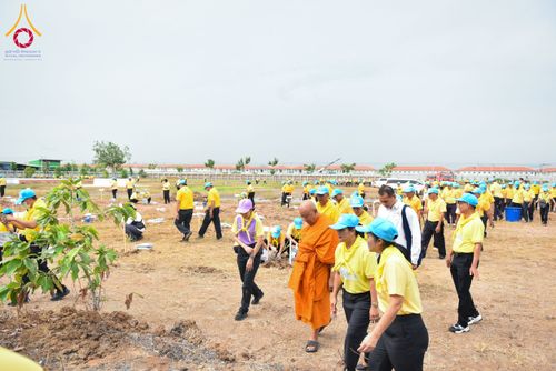 ภาพ No.152628:พิธีเททองหล่อพระพุทธรูปประจำสัตตมหาสถาน ธรรมอุทยานอุโบสถวัดสายสุวพรรณ - กิจกรรมปลูกต้นไม้เฉลิมพระเกียรติ พระบาทสมเด็จพระเจ้าอยู่หัว วันที่ 26 กรกฎาคม พ.ศ. 2567