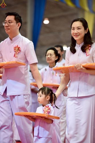 ภาพ No.277503:วันอาทิตย์ต้นเดือนที่ 7 ธันวาคม พ.ศ.2568 พิธีทอดผ้าป่าต้นสมบัติจักรพรรดิ ณ สภาธรรมกายสากล วัดพระธรรมกาย