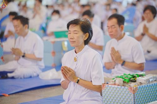 ภาพ No.240419:วันพุธที่ 27 สิงหาคม พ.ศ. 2568 พิธีตักบาตร ในวันธรรมชัย ณ วัดพระธรรมกาย จ.ปทุมธานี