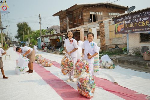 ภาพ No.135416:โครงการตักบาตรข้าวสารอาหารแห้งพระภิกษุสามเณร ๑,๐๐๐ รูป วันอังคารที่ ๙ เมษายน พ.ศ.๒๕๖๗ ณ ถนนหน้าที่ว่าการอำเภอคลองขลุง (เส้นเลียบแม่น้ำปิง) ตำบลคลองขลุง อำเภอคลองขลุง จังหวัดกำแพงเพชร