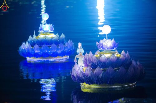 ภาพ No.170319:พิธีลอยกระทงธรรม ณ สระเศรษฐีทะเลบุญ มหาวิหารพระมงคลเทพมุนีฯ วัดพระธรรมกาย วันศุกร์ที่ 15 พฤศจิกายน พ.ศ.2567 (วันเพ็ญ 15 ค่ำ เดือน 12)