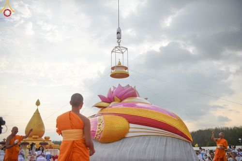 ภาพ No.129366:พิธีประดิษฐานพระบรมสารีริกธาตุ ณ มหารัตนะเจดีย์สิริปทุมสวรรค์ ศูนย์ปฏิบัติธรรมภาคใต้ อ.บางกล่ำ จ.สงขลา วันที่ 10 มีนาคม พ.ศ.2567