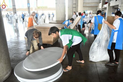 ภาพ No.218643:วันพฤหัสบดีที่ 17 เมษายน พ.ศ. 2568 การเตรียมงานในลานธรรม , สภาธรรมกายสากล , วิหารคด  เพื่องานวันคุ้มครองโลก 22 เมษายน พ.ศ. 2568