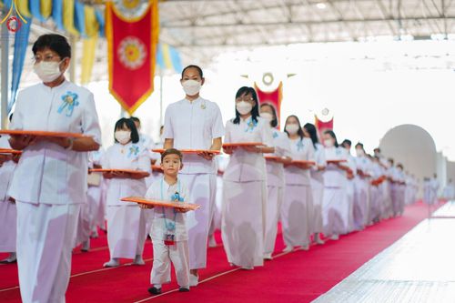 ภาพ No.99810:พิธีทอดผ้าป่า ต้นสมบัติจักรพรรดิ ในวันอาทิตย์ที่ 3 ธันวาคม พ.ศ. 2566 ณ สภาธรรมกายสากล วัดพระธรรมกาย จ.ปทุมธานี