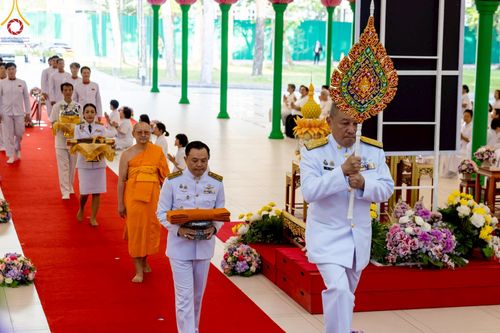 ภาพ No.214793:พิธีต้อนรับสัญญาบัตร พัดยศ พระราชวิเทศวชิรเวที (บัณฑิต วรปญฺโญ) เจ้าอาวาสวัดพระธรรมกายสกอตแลนด์ สหราชอาณาจักร ผู้ช่วยเจ้าอาวาสวัดพระธรรมกาย ณ อุโบสถพระไตรปิฏก วัดพระธรรมกาย