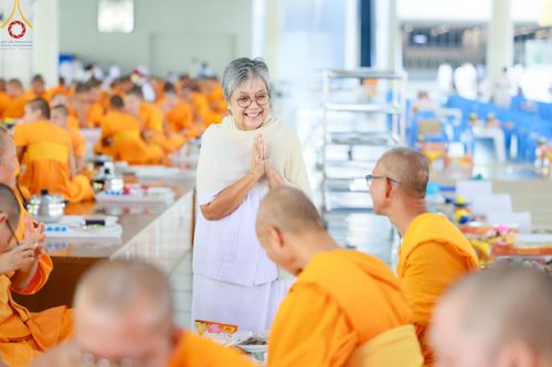 ภาพ No.184810:พิธีถวายภัตตาหารเมนูสวรรค์ "เพื่อการบรรลุธรรม" เนื่องในวาระอายุวัฒนมงคล 84 ปี หลวงพ่อทัตตชีโว วันเสาร์ที่ 21 ธันวาคม พ.ศ. 2567 ณ หอฉันคุณยายอาจารย์ฯ วัดพระธรรมกาย