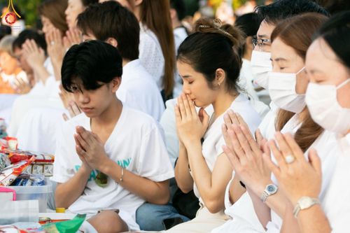 ภาพ No.116061:พิธีตักบาตรพระธรรมยาตรา ณ อนุสรณ์สถานลำดับที่ 4 สถานที่เกิดด้วยกายธรรม วัดโบสถ์(บน) จ.นนทบุรี วันที่ 21 มกราคม พ.ศ. 2567