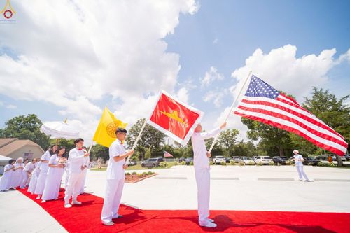 ภาพ No.234621:วันอาทิตย์ที่ 20 กรกฎาคม  พ.ศ.2568 พิธีทอดผ้าป่าภาคพื้นอเมริกา พิธีเจริญพระพุทธมนต์ ฉลองอาคารแก้วธรรมชัยรัตนอนันต์ วัดพระธรรมกายเทนเนสซี ประเทศสหรัฐอเมริกา