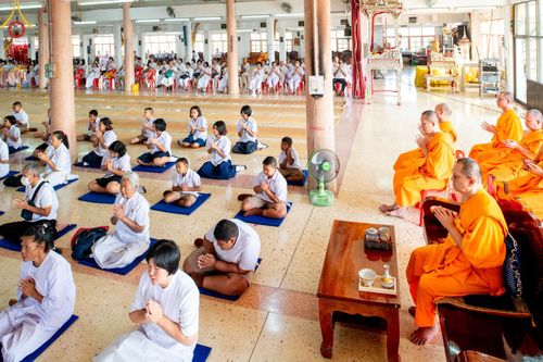 ภาพ No.200515:พิธีทอดผ้าป่าทำนุบำรุงศาสนสถาน ณ วัดรางกำหยาด ตำบลบางภาษี อำเภอบางเลน จังหวัดนครปฐม ในโครงการธรรมยาตรา กตัญญูบูชา มหาปูชนียาจารย์ พระมงคลเทพมุนี(สด จนฺทสโร) พระผู้ปราบมาร อนุสรณ์สถาน 7 แห่ง ปีที่ 13 วันที่ 22 มกราคม พ.ศ. 2568