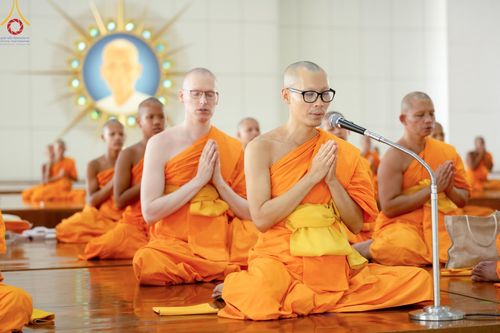 ภาพ No.58636:พิธีบุพเปตพลี ครั้งที่ 149 ร่วมอุทิศบุญแด่หมู่ญาติที่ล่วงลับไปแล้ว และสืบทอดอายุพระพุทธศาสนา วันอังคารที่ 23 เมษายน พ.ศ. 2567 (วันพระ ขึ้น 15 ค่ำ เดือน 5) ณ หอฉันคุณยายอาจารย์ฯ วัดพระธรรมกาย