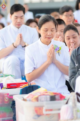 ภาพ No.187756:พิธีตักบาตรฉลองพระใหม่ ต้อนรับพุทธศักราช 2568 ณ ลานธรรมพระมหาธรรมกายเจดีย์ วัดพระธรรมกาย จ.ปทุมธานี วันที่ 1 มกราคม พ.ศ. 2568